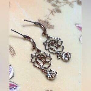 Unbranded Y2K Silver Tone Floral Roses Rose Dangle Drop Earrings Women’s Jewelry